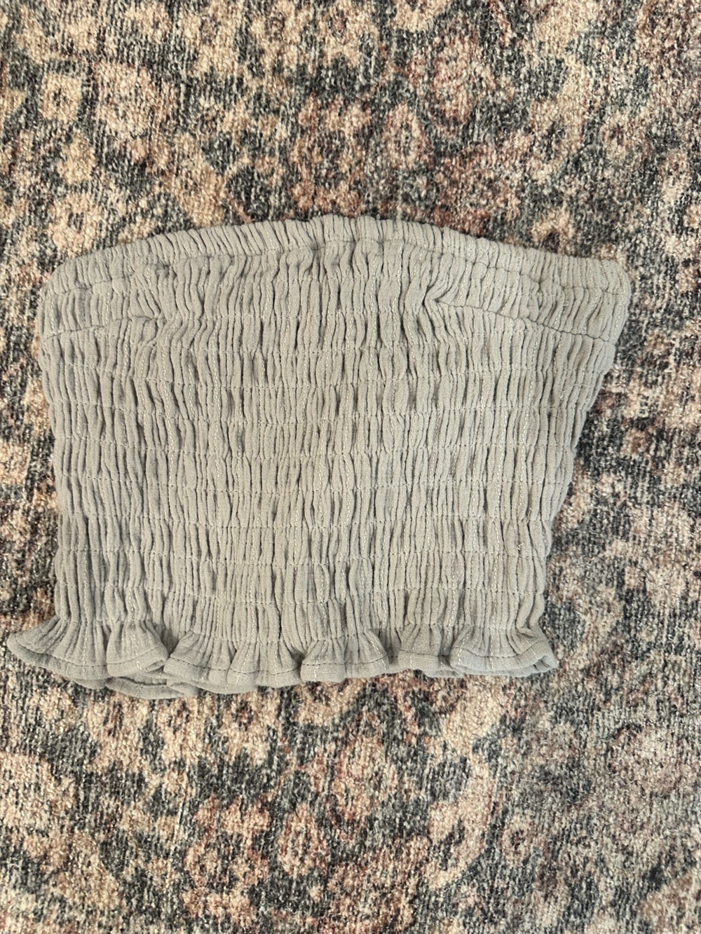 SOLAI the Label Scrunch Tube Top in grey